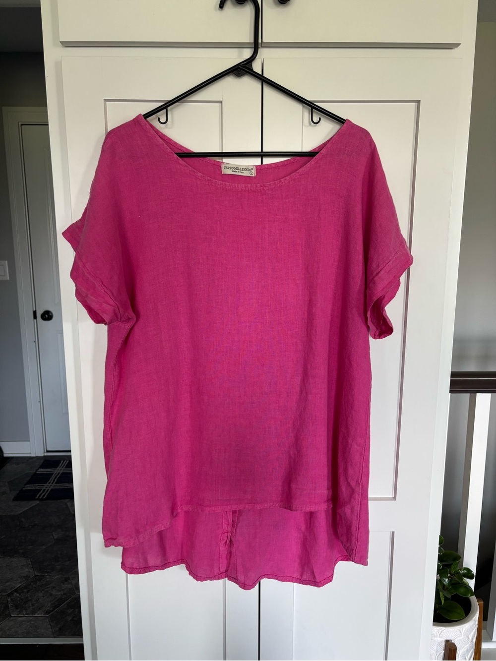 Terzo Millennio Linen Short-Sleeve Tunic in Hot Pink